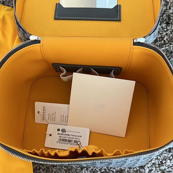 Gray Muse Goyard Vanity bag . - Picture 3 of 3